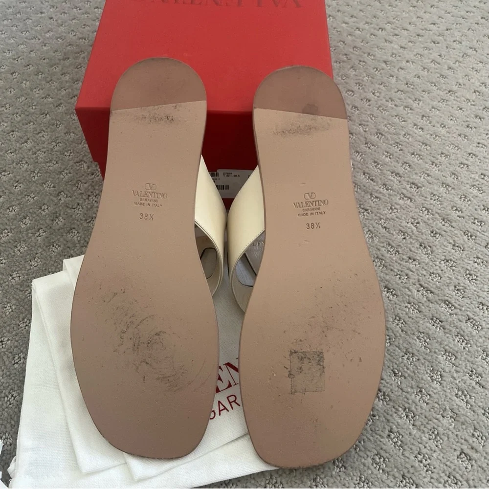 Valentino Garavani Ivory Sandals with Gold Logo - Picture 9 of 10